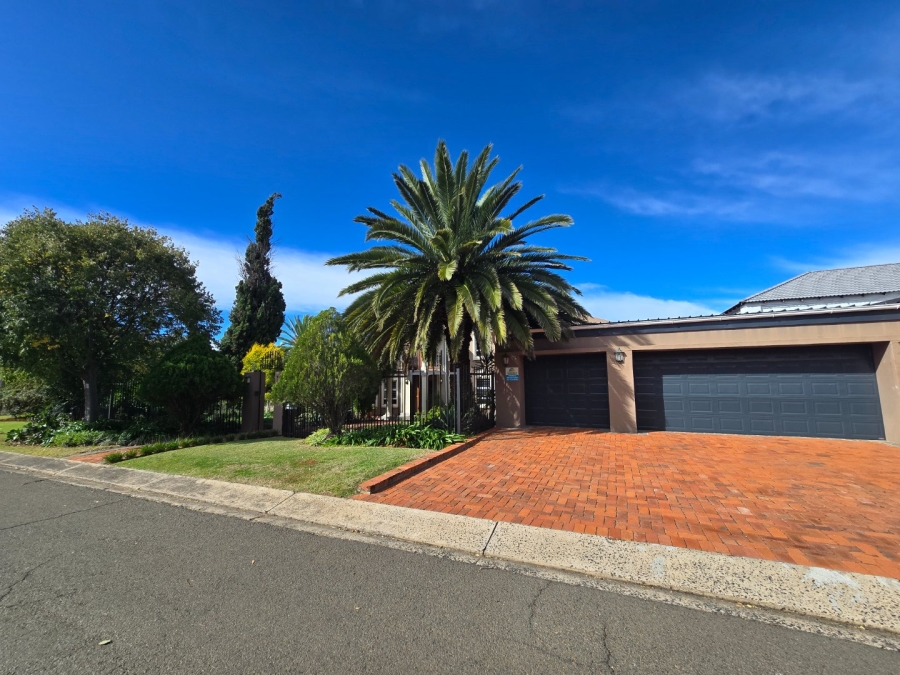 4 Bedroom Property for Sale in Helicon Heights Free State